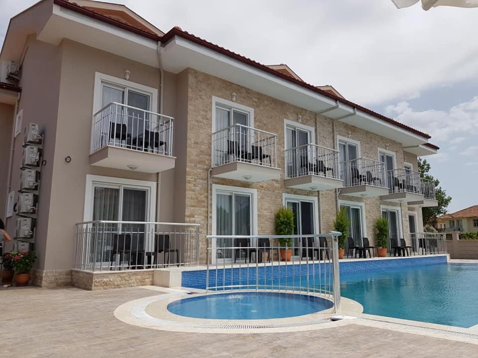 Vespera Hotel Дальян Экстерьер фото